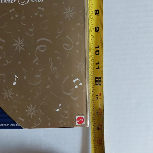 NIB Ring in the New Year Barbie,  2001 - Picture 9 of 12